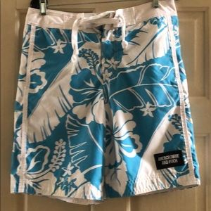 Men’s swim trunks